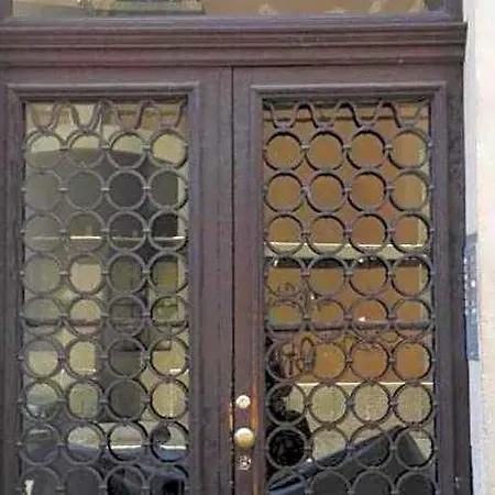 Elegante Vicino Stazione - Gold فندق